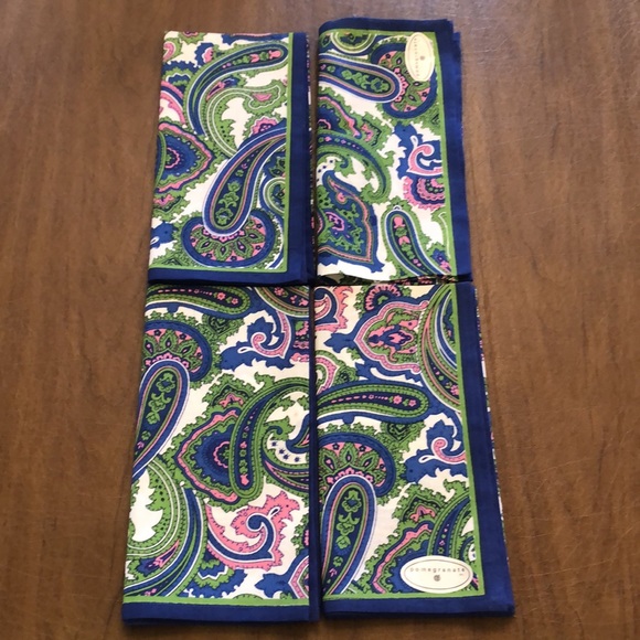 Pomegranate Paisley Square Tablecloth with Four Matching Napkins - Picture 4 of 8